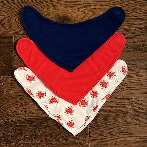 Like new Magnetic Me bibs set of 3